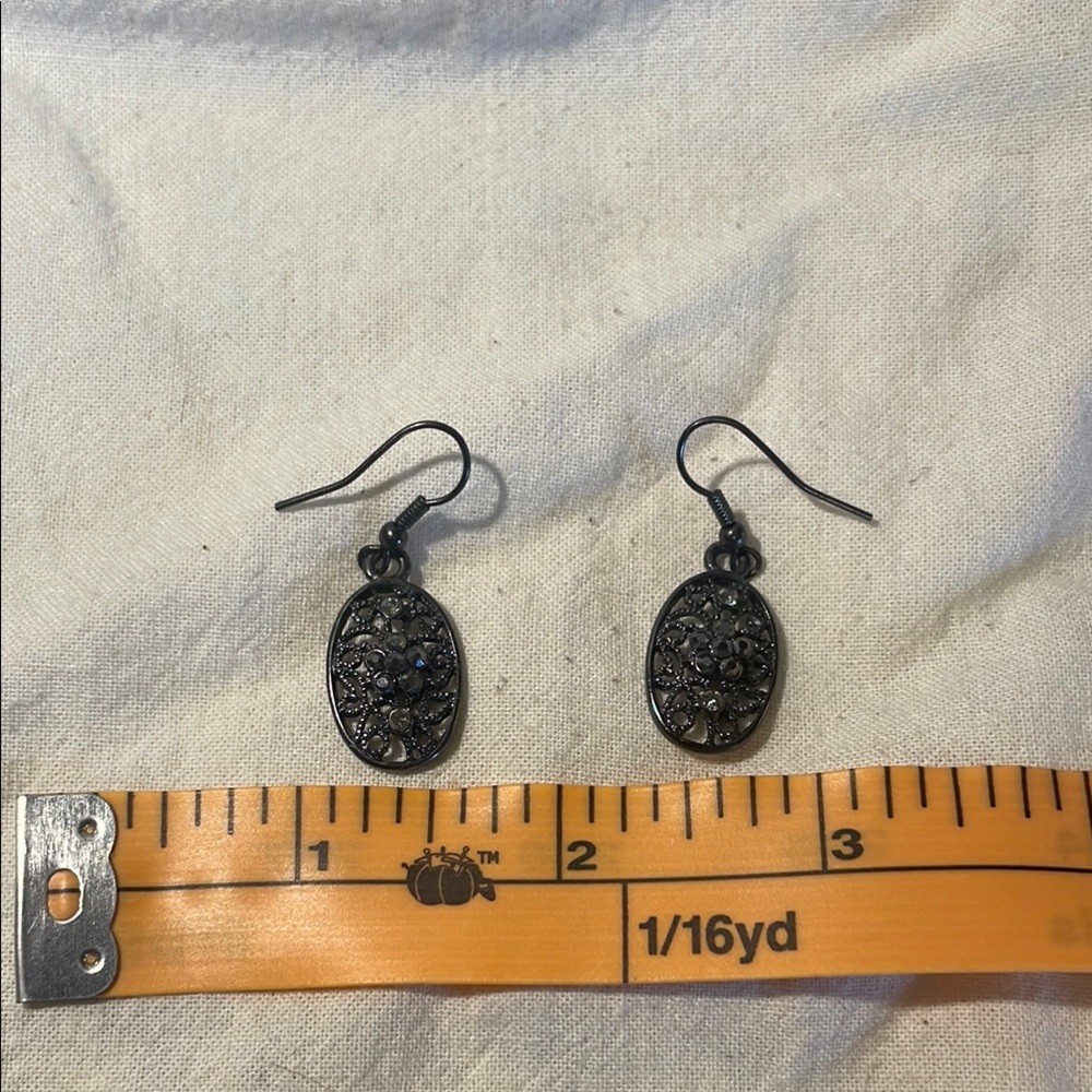 Elegant Black Floral Earrings